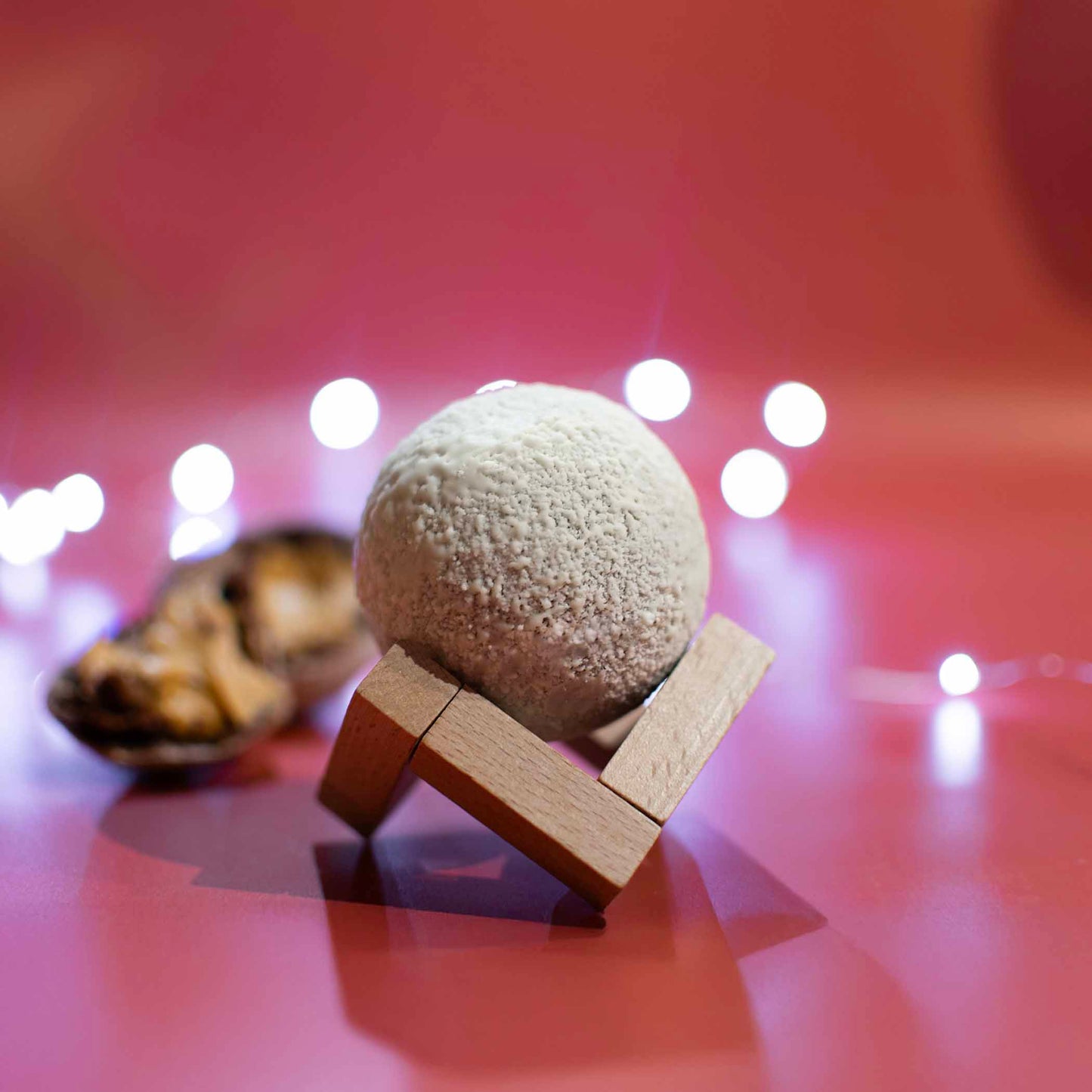 Velvet Crisp-Filled Snowballs