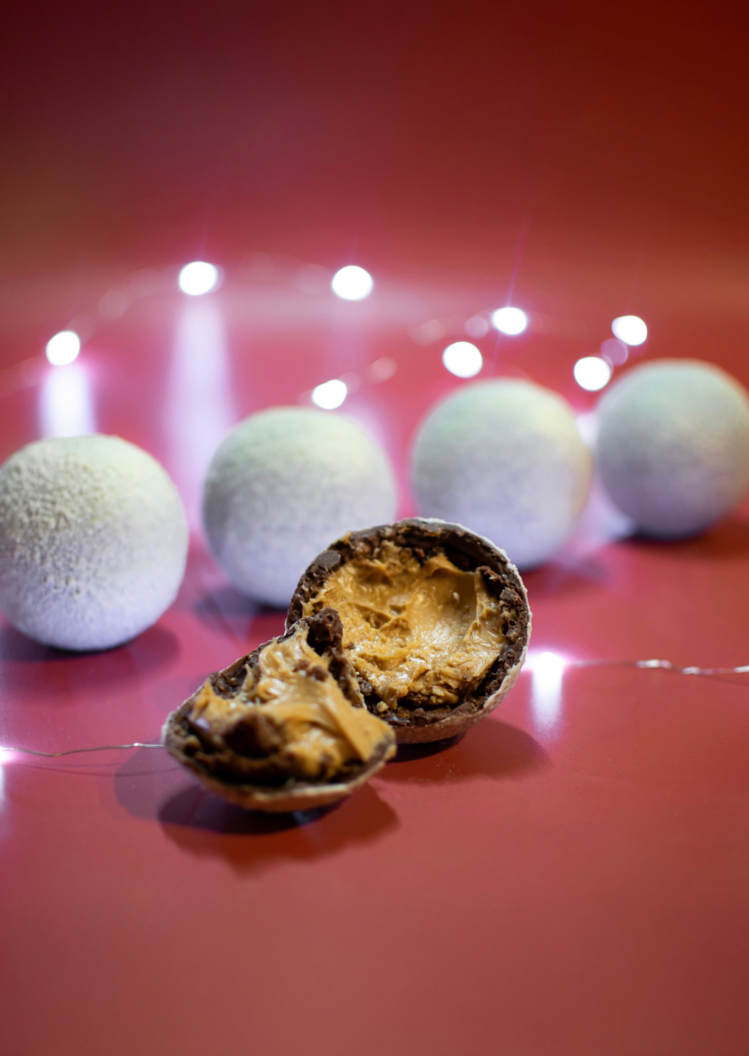 Velvet Crisp-Filled Snowballs