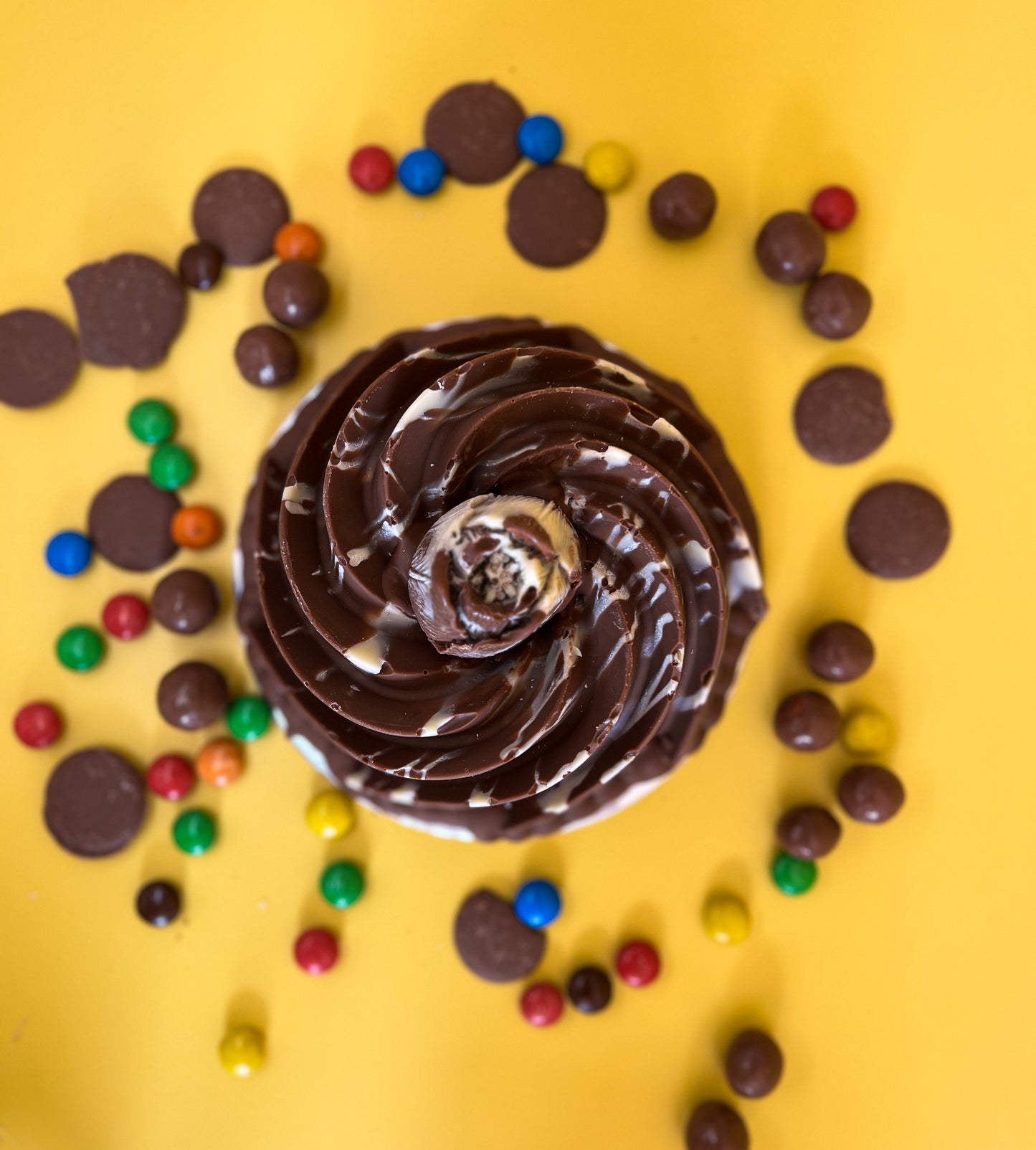 Twisted Bliss: Spiral Chocolate Tulip Cake